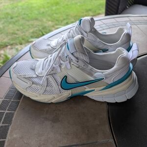 Nike V2K Run Women's Sneakers